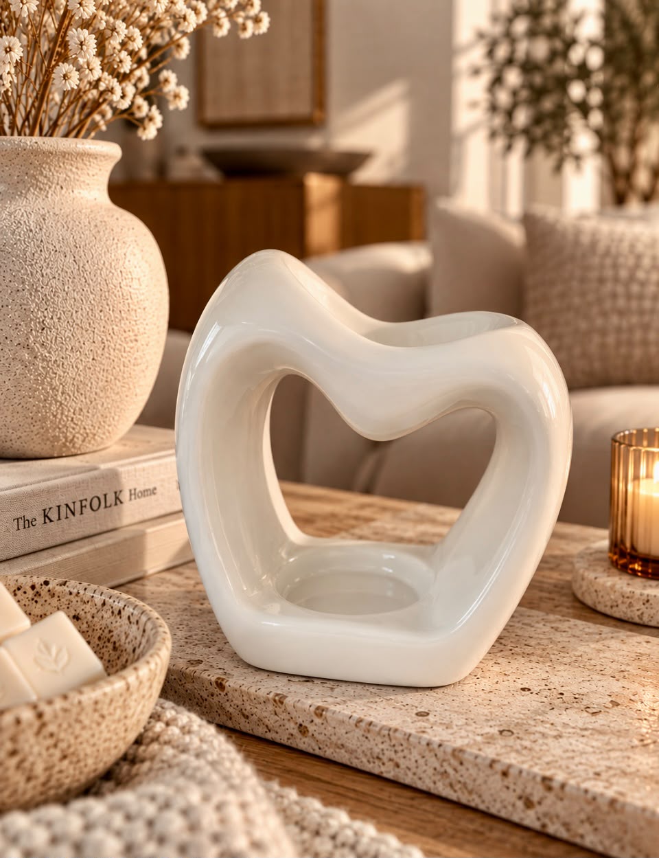 Luxe hartvormige Japandi geurbrander voor waxmelts, stijlvol woonaccessoire met modern design voor een warm, sfeervol en gezellig interieur