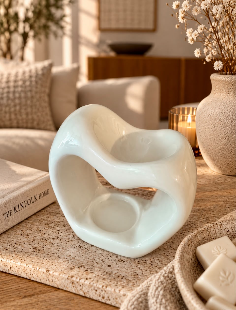 Luxe hartvormige Japandi geurbrander voor waxmelts, stijlvol woonaccessoire met modern design voor een warm, sfeervol en gezellig interieur